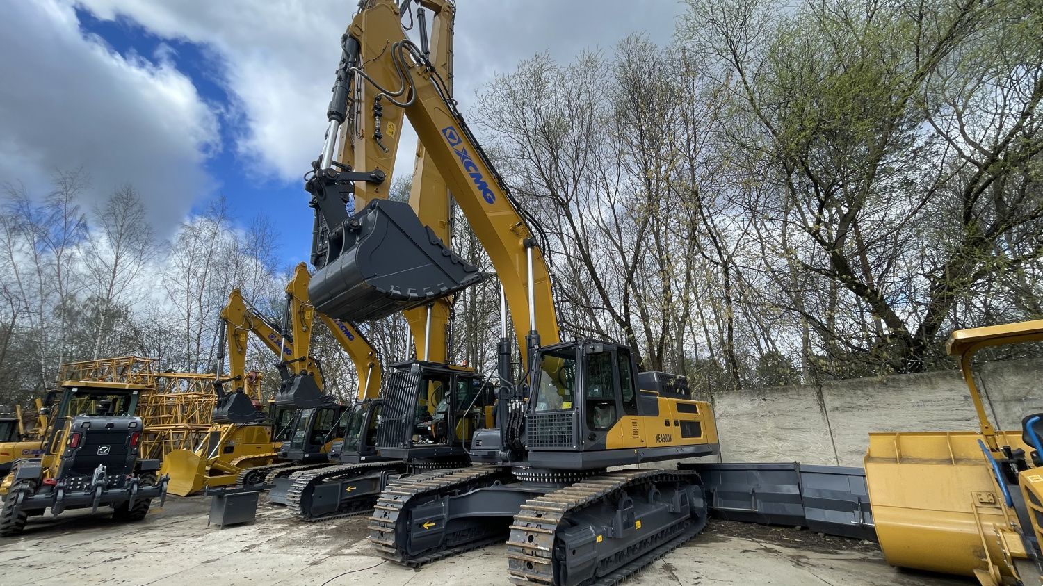 Гусеничный экскаватор XCMG XE490DK