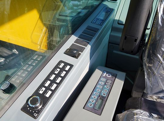 Гусеничный экскаватор XCMG XE260D